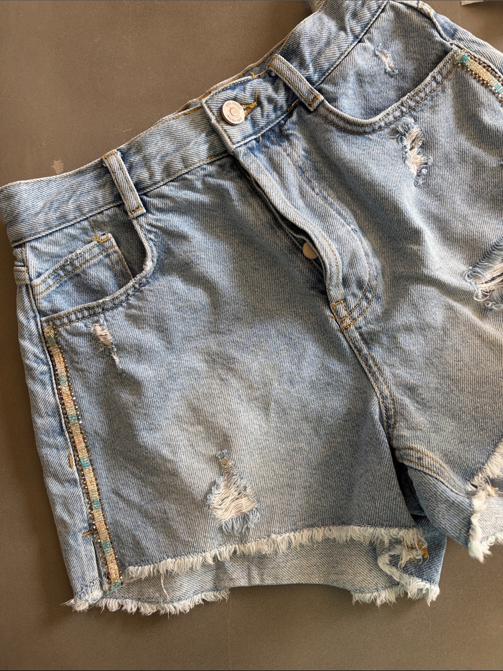 Zara High- Rise Light Blue Distressed Denim Shorts with Side Trim size 2